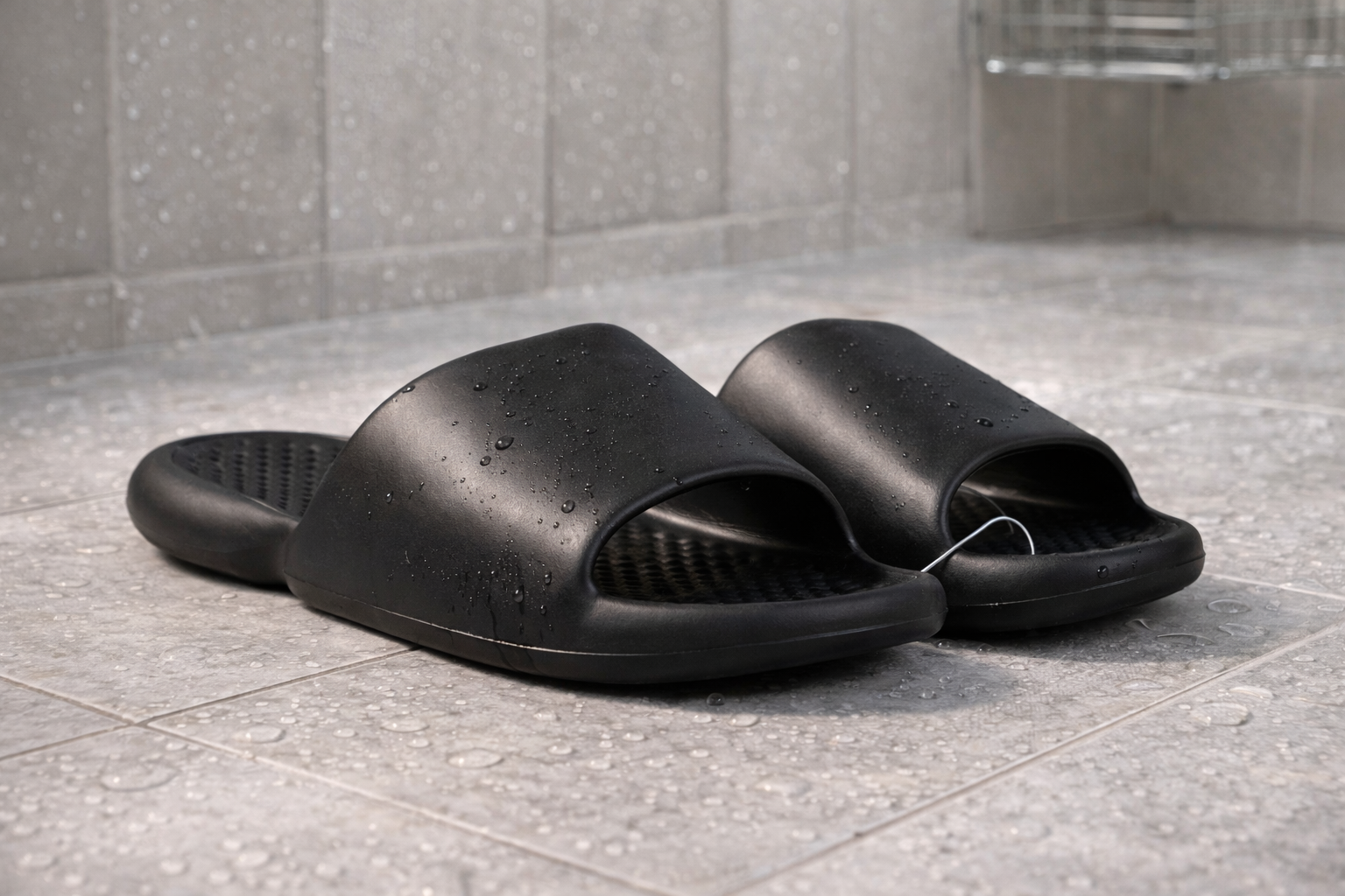 Non -slip comfortable thick slippers