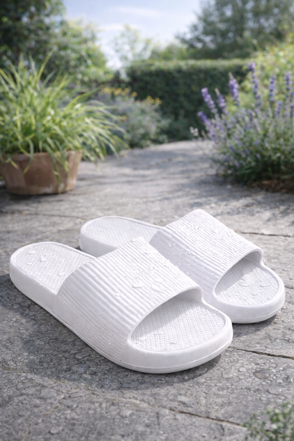 Unisex slides